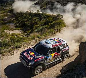 Al-Attiyah vence etapa e regressa à liderança