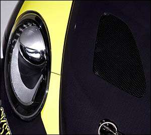VW apresenta Beetle Rallycross