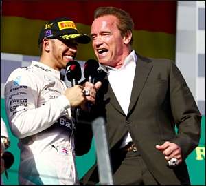 Mercedes domina GP da Austrália