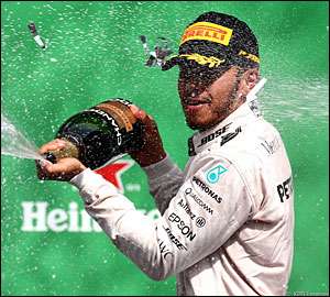 Hamilton bate Rosberg no México
