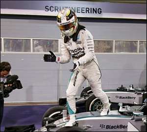 Lewis Hamilton vence à justa no Bahrain