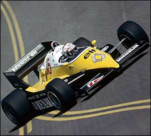 McNish, Grosjean e o Renault RE40