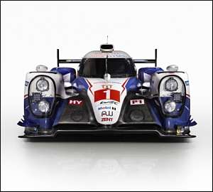 Toyota revela TS040 com upgrade 2015