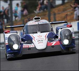 Toyota supera rivais no dia de testes