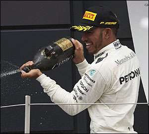 Hamilton com domínio avassalador em Silverstone