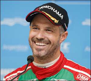 Tiago Monteiro reforça liderança no WTCC
