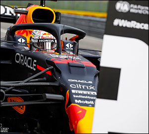 Max Verstappen assegura triunfo em Imola