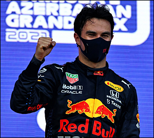 Sérgio Pérez vence GP caótico em Baku!