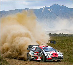 Sébatien Ogier triunfa no regresso do Safari